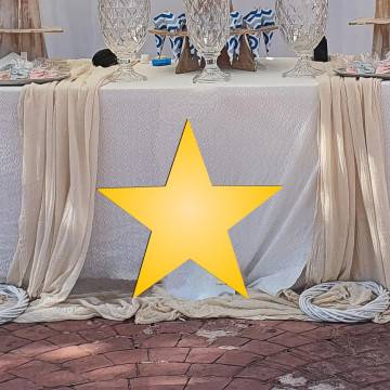 Wooden figure yellow star 2