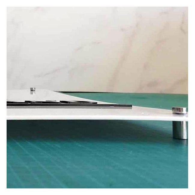 Πινακίδα εκτύπωση σε λευκό plexiglass, συνδυασμός με 3d κείμενο κοπή laser