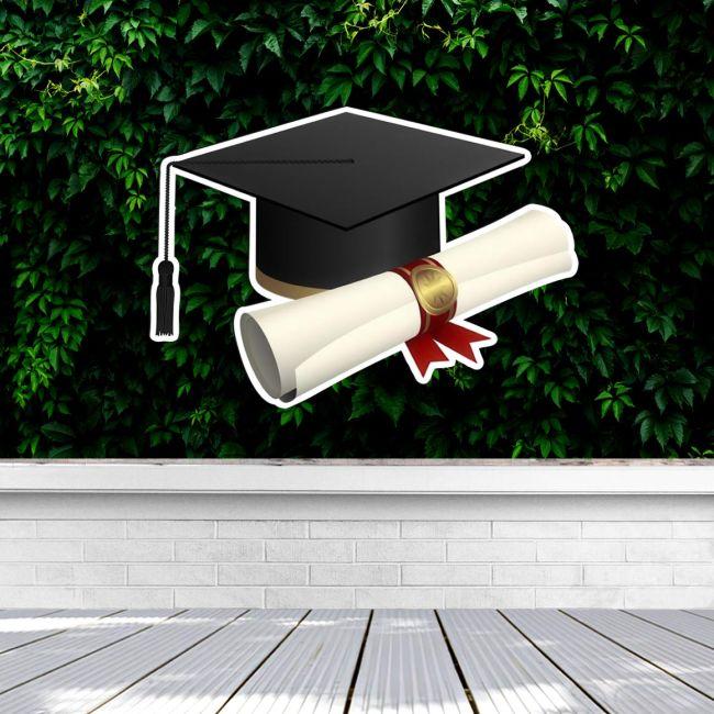 Wooden figure Graduation hat