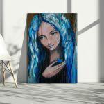 Canvas print Woman with blue hair holding small heart