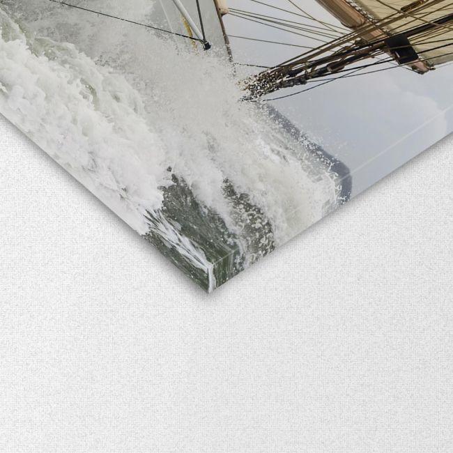 Canvas print Breaking the waves