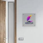 Πινακίδα εισόδου, διάφανο plexiglass, έγχρωμη εκτύπωση τετράγωνη