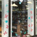 Spring timeπουλιά σύννεφα και πεταλούδες