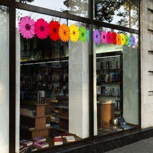 Λουλούδια σε ανοιξιάτικα χρώματα μπορντούρααυτοκόλλητο βιτρίνας