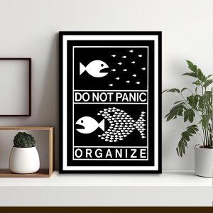 Do not panic, αφίσα, κάδρο