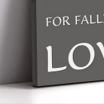 Πίνακας σε καμβά You can't blame gravity for falling in love Γκρι ροζ