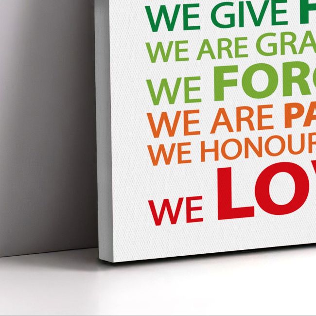 Πίνακας σε καμβά In this home multicolour Καμβάς τελαρωμένος Όψη 21