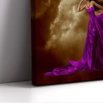 Canvas print Woman in mauve dress, panoramic