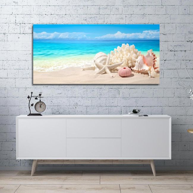 Πίνακας σε καμβά Seashells on sand beach, πανοραμικός