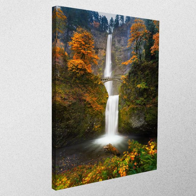 Canvas print Multnomah falls in autumn colors