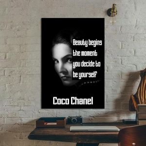Πίνακας σε καμβά Beauty begins..., Coco Chanel