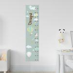 Αυτοκόλλητο τοίχου υψομετρητής, Αερόστατα και χαρταετοί, Balloons in the night sky, με όνομα