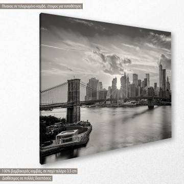 Canvas print  Brooklyn bridge and the Manhattan skyline grayscale Framed canvas View 1 2