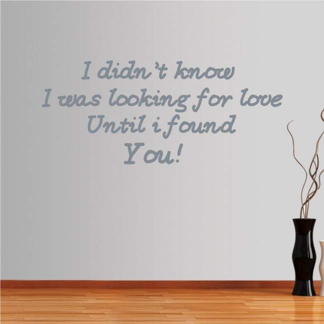 Αυτοκόλλητο τοίχου φράσεις. Looking for love