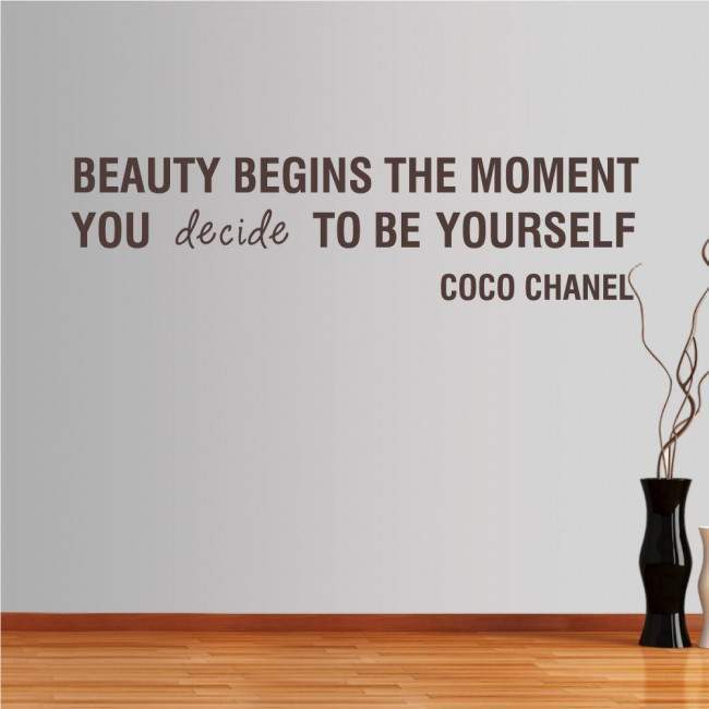 Αυτοκόλλητο τοίχου φράσεις. BEAUTY BEGINS... COCO CHANEL