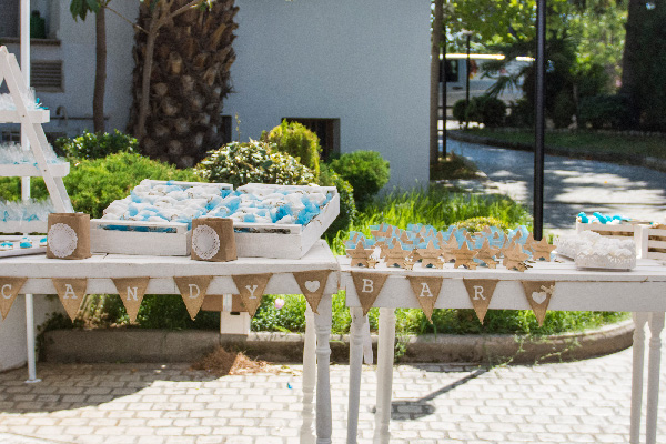 &Delta;&iota;&alpha;&kappa;ό&sigma;&mu;&eta;&sigma;&eta; candy bar