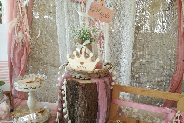 &Xi;ύ&lambda;&iota;&nu;&eta; &kappa;&omicron;&rho;ώ&nu;&alpha; &mu;&epsilon; ό&nu;&omicron;&mu;&alpha;