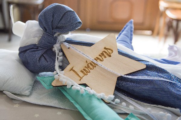 &Xi;ύ&lambda;&iota;&nu;&omicron; &alpha;&sigma;&tau;έ&rho;&iota; &mu;&epsilon; ό&nu;&omicron;&mu;&alpha;